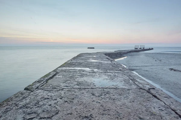 Muelle de piedra y mar — Foto de Stock