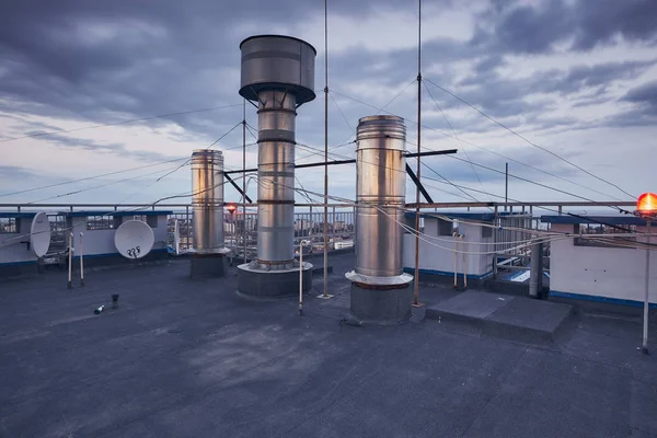 屋上写真素材 ロイヤリティフリー屋上画像 Depositphotos