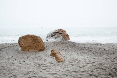 Kışın donmuş deniz.
