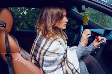 kadın resim dudaklarında araba