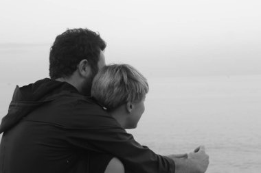 şık giysiler içinde poz Çift