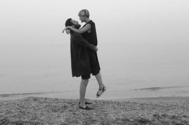 şık giysiler içinde poz Çift