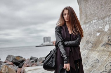 hipster kadın ceketi poz 