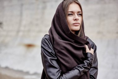 hipster kadın ceketi poz 