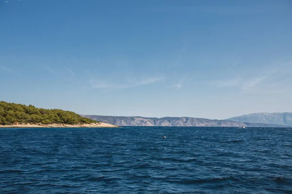 Klif w Adriatyku — Zdjęcie stockowe