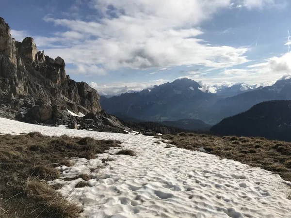 Picturesque View Snowy Mountains Sunny Day — Stockfoto