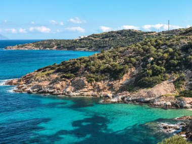 Karadağ 'ın güzel Adriyatik denizi ve kayaları