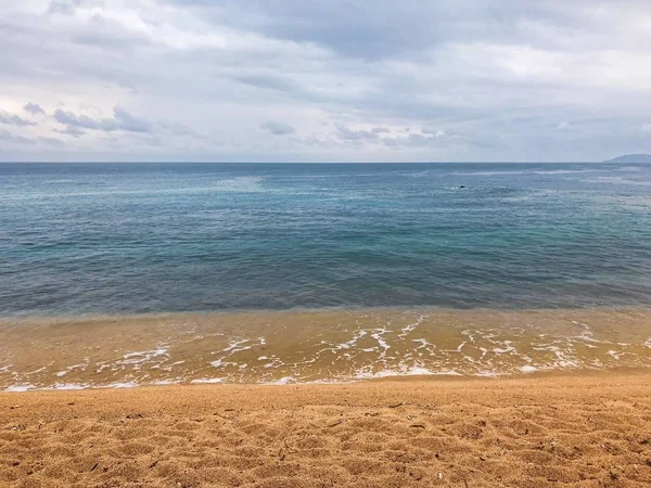 Vue Pittoresque Sur Eau Mer Turquoise Avec Littoral Sauvage Vagues — Photo