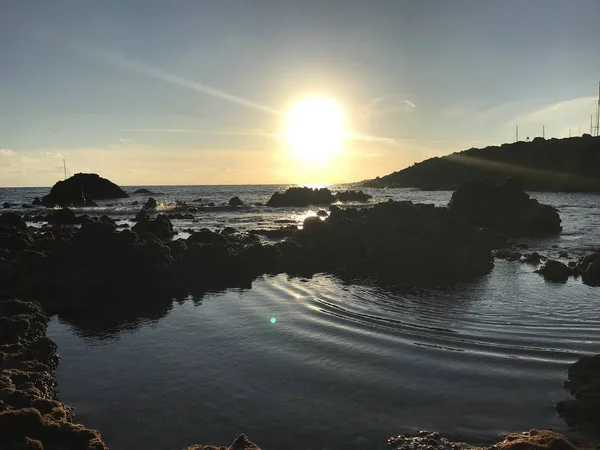 Vue Pittoresque Sur Rivage Rocheux Mer Jour Été — Photo