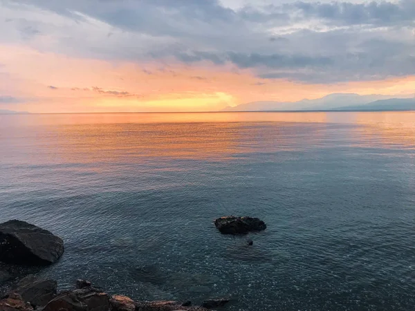 Ciel Coloré Mer Calme Coucher Soleil — Photo