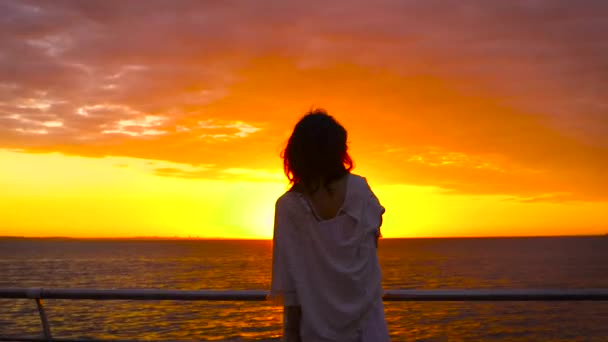 Young Attractive Woman Wearing White Dress Hat Posing Sea Background — Stock Video