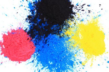 CMYK toner tozu (camgöbeği, macenta, sarı, siyah)