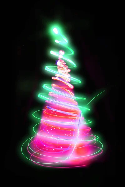 Різдвяна ялинка в темряві — стокове фото
