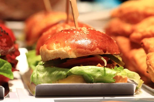 Fresh vegan burgers — Stock Photo, Image