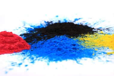 CMYK toner tozu (camgöbeği, macenta, sarı, siyah)