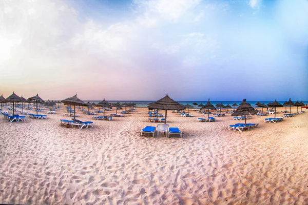 Plage tunisienne ensoleillée — Photo