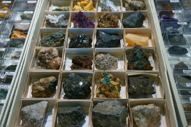 renk taşlar mineral koleksiyon 
