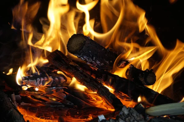 Feuer im Kamin — Stockfoto