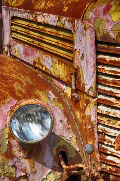 Červenohnědá staré auto — Stock fotografie
