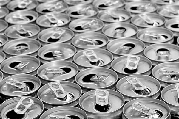 Latas de bebida de energia vazia — Fotografia de Stock