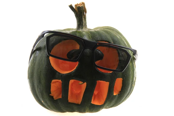 Groene halloween pompoen geïsoleerd — Stockfoto