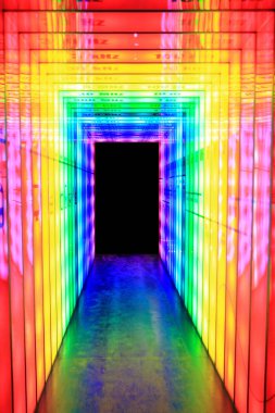 Gökkuşağı ışık kapı