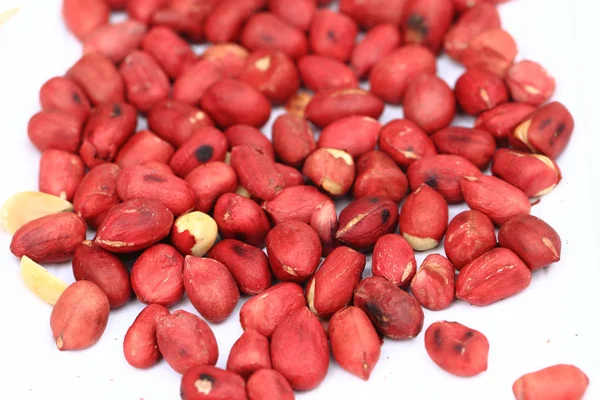 Cacahuetes rojos frescos —  Fotos de Stock