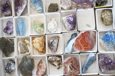 renk taşlar mineral koleksiyon 