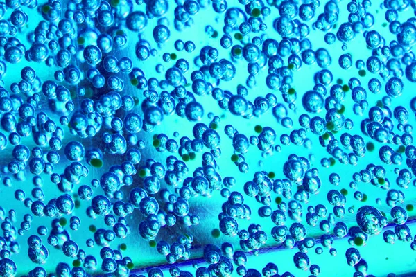 Фон з бульбашками блакитної води — стокове фото