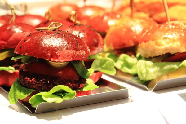 Fresh vegan burgers — Stock Photo, Image