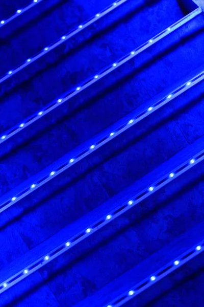Mavi ışık merdiven doku — Stok fotoğraf
