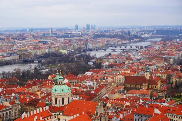 Gotisches Prag von der alten Burg — Stockfoto