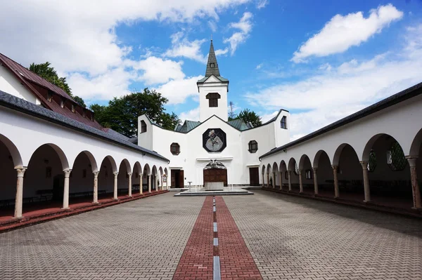 Kyrkan Jungfru Maria Nära Staden Zlate Hory — Stockfoto