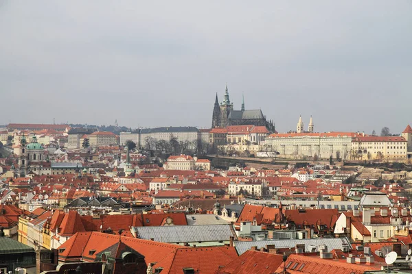 Prager Burg als schöne Landschaft — Stockfoto