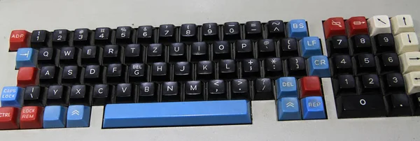 Viejo teclado del ordenador —  Fotos de Stock