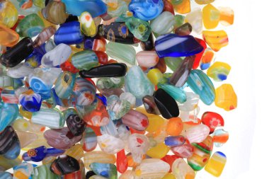 renk cam boncuk doku