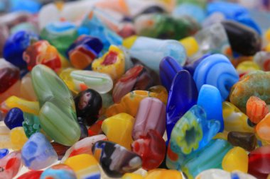 renk cam boncuk doku