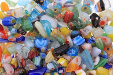 renk cam boncuk doku