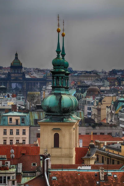 Gotyckie Praga od starego zamku — Zdjęcie stockowe