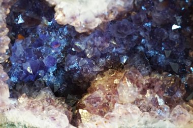 Ametist doğal mineral doku 