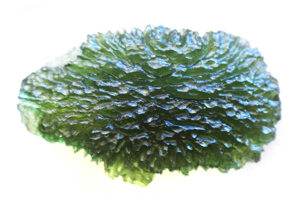 Moldavite мінерал ізольовані — стокове фото