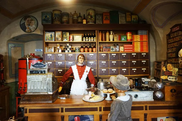 Vieja tienda en Cesky Krumlov —  Fotos de Stock