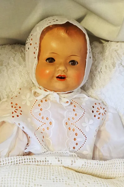 Παλιά ιστορική κούκλα μωρών — Φωτογραφία Αρχείου