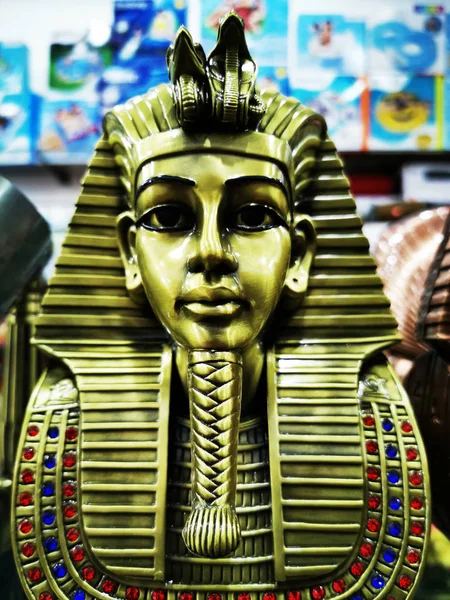 Tutankhamun statue as nice souvenir — Stock Photo, Image