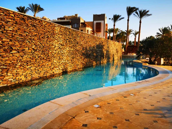 Hotel swimming pool in the egypt — Stock Photo, Image