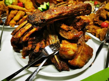 Vahşi domuz pirzolası