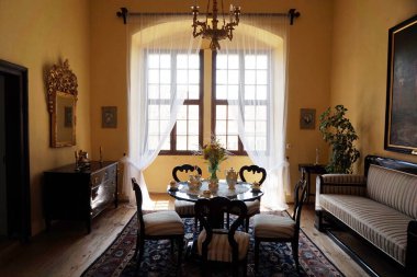 Eski Telc Castle 'ın içi çok güzel bir turistik mekan.