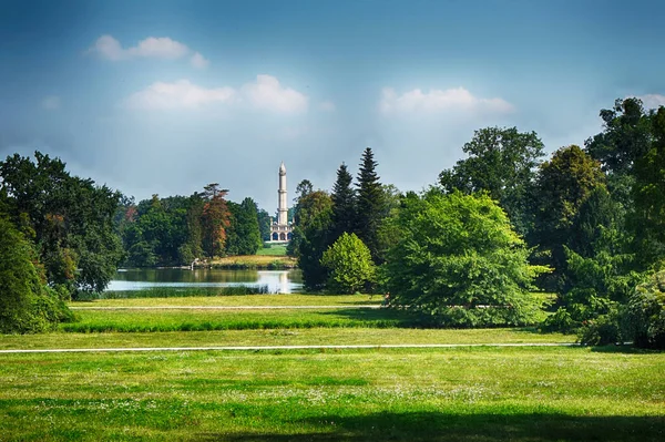 Lednice Burggarten Als Großer Touristenort Der Tschechischen Republik — Stockfoto