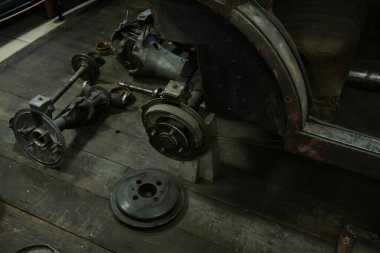 Eski araba atölyesi çok güzel bir teknoloji geçmişi var.