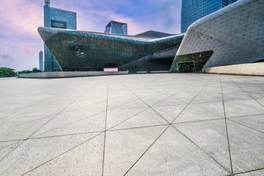 Çin 'in Guangzhou şehrinde meydan ve bina